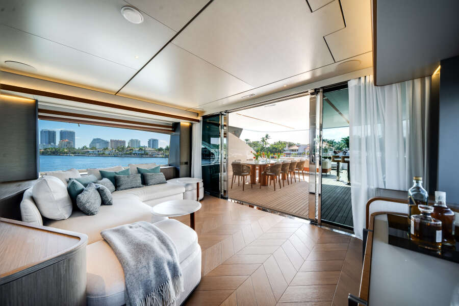 95ft Azimut Yacht For Sale