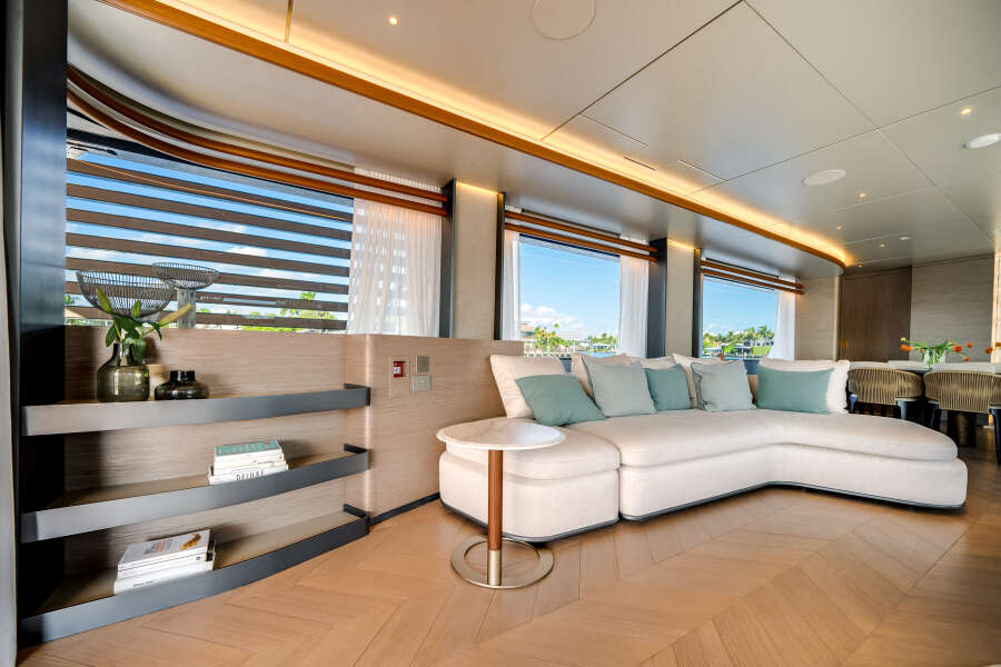 95ft Azimut Yacht For Sale