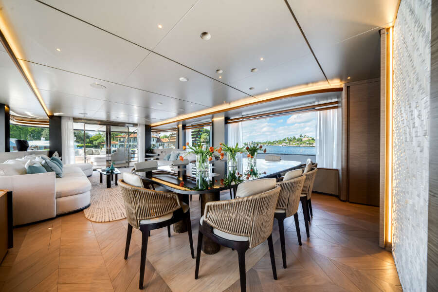 95ft Azimut Yacht For Sale