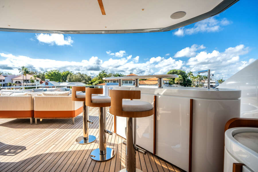 95ft Azimut Yacht For Sale