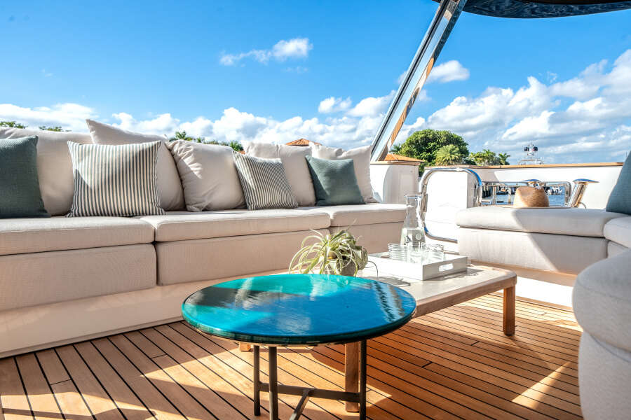 95ft Azimut Yacht For Sale