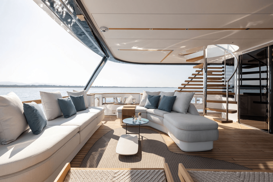 95ft Azimut Yacht For Sale
