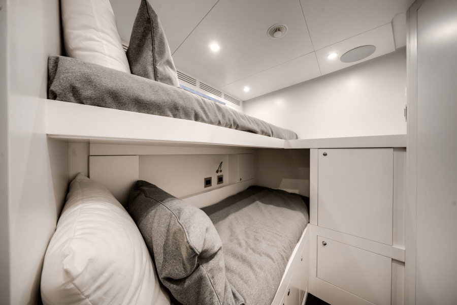 95ft Azimut Yacht For Sale