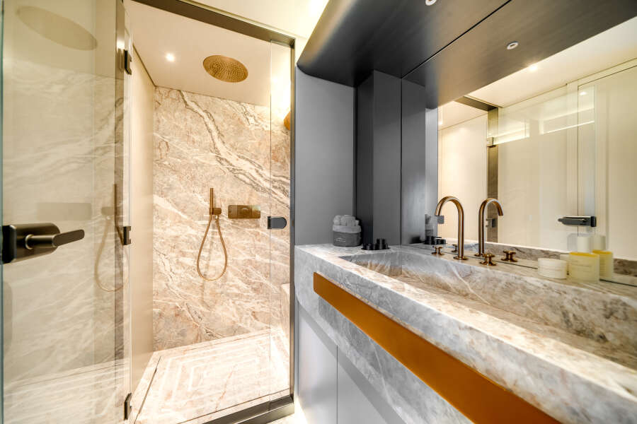 95ft Azimut Yacht For Sale