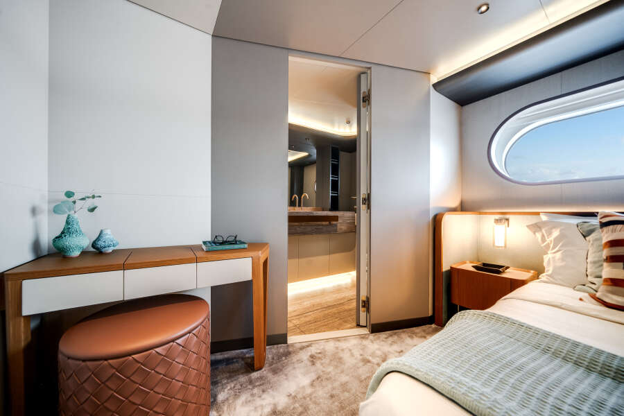 95ft Azimut Yacht For Sale