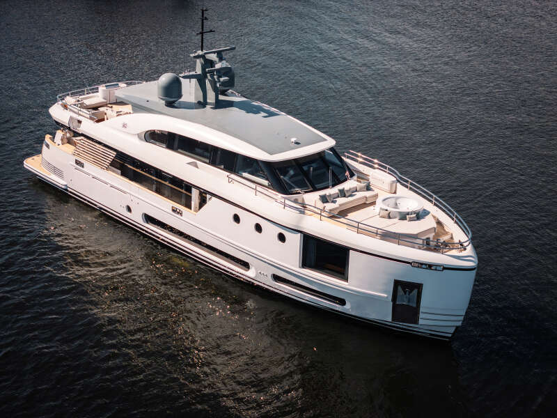95ft Azimut Yacht For Sale