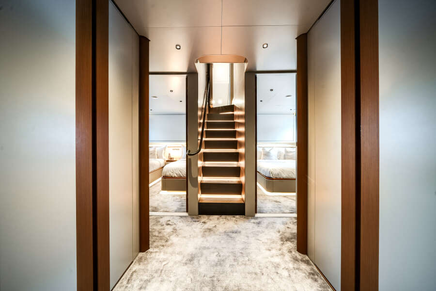 95ft Azimut Yacht For Sale