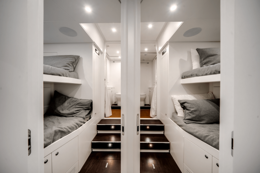 95ft Azimut Yacht For Sale