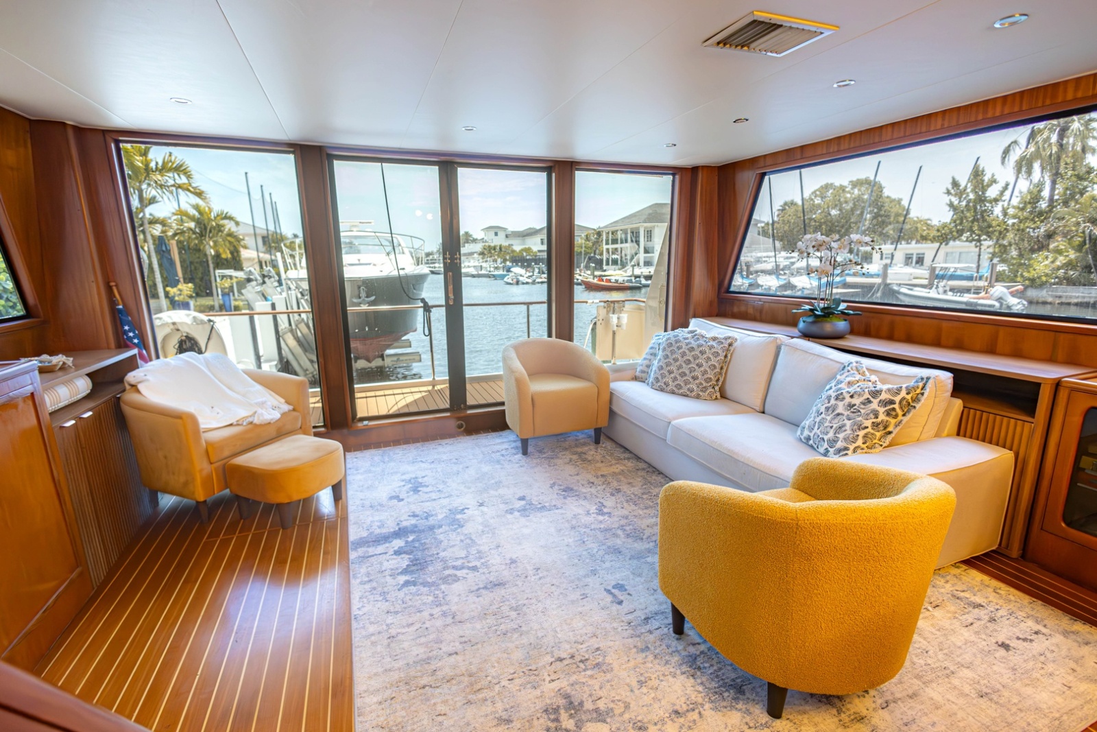 1990 Viking Cockpit Motor Yacht