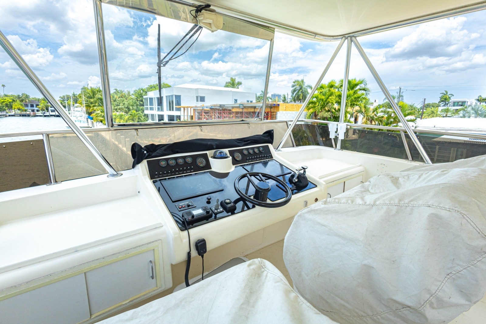 1990 Viking Cockpit Motor Yacht