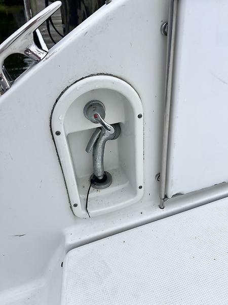 2005 Formula 330 Sun Sport — 0005211991