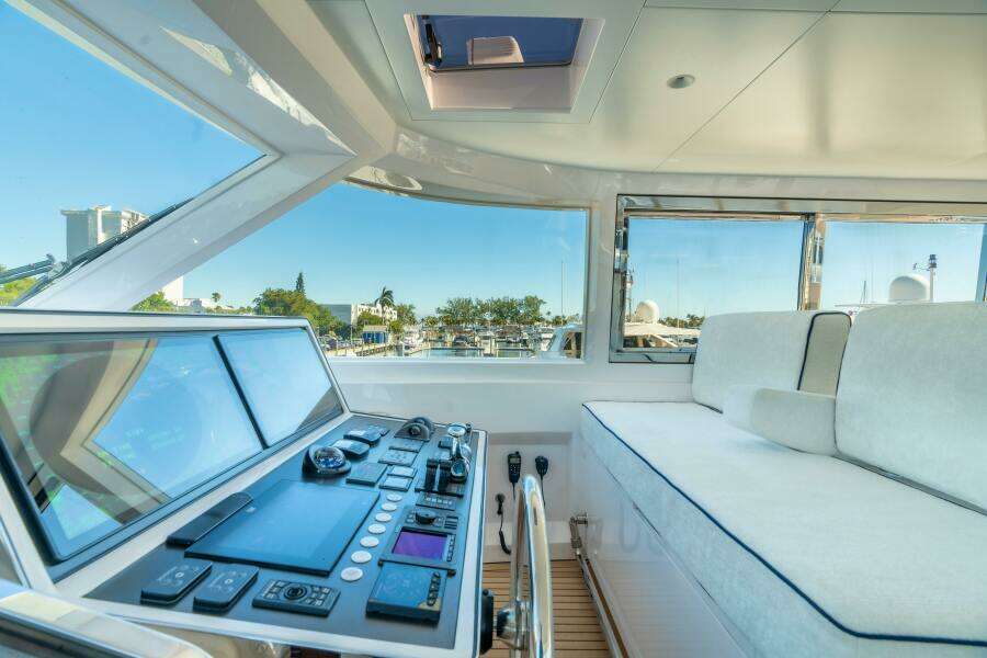 MISS MICHELLE 122ft Horizon Yacht For Sale