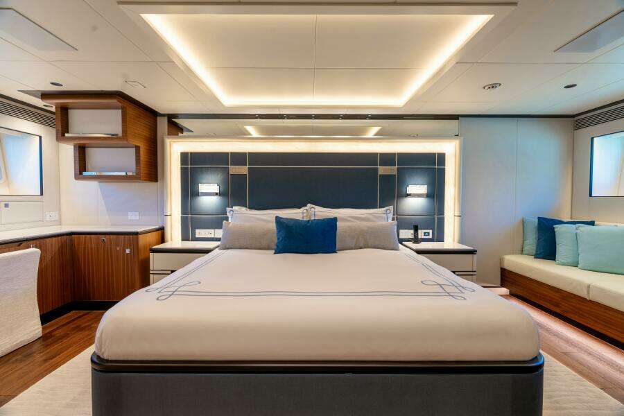 MISS MICHELLE 122ft Horizon Yacht For Sale