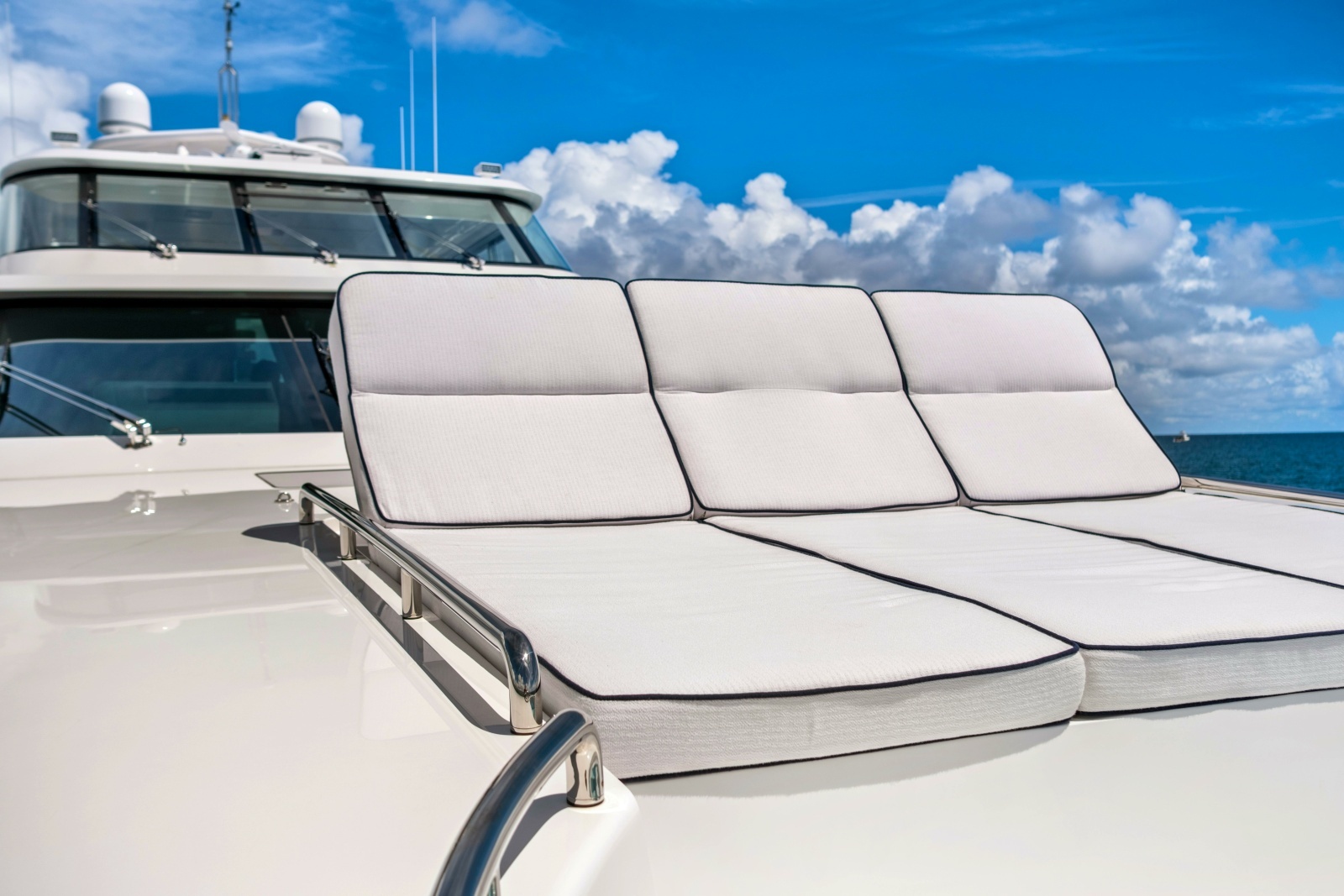 MISS MICHELLE 122ft Horizon Yacht For Sale