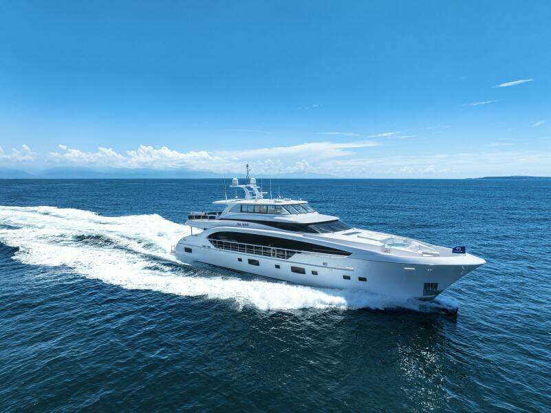MISS MICHELLE 122ft Horizon Yacht For Sale