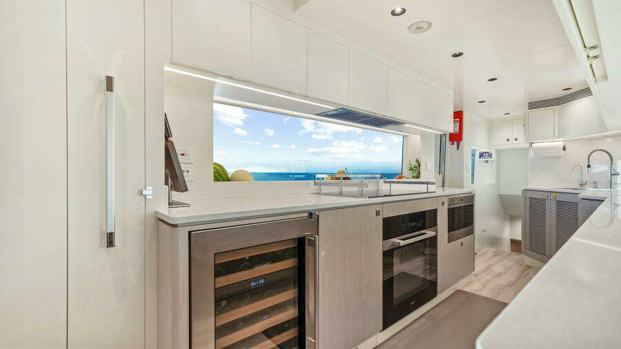 MISS MICHELLE 122ft Horizon Yacht For Sale