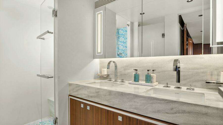 MISS MICHELLE 122ft Horizon Yacht For Sale