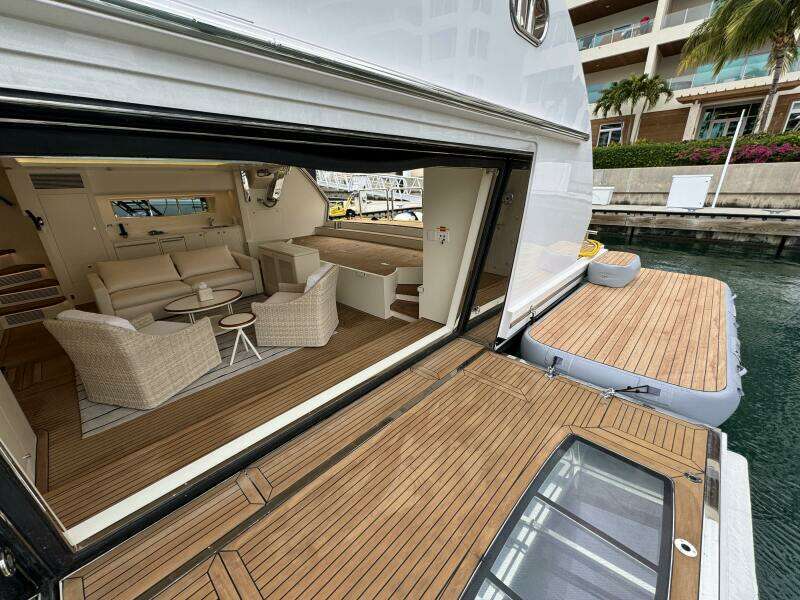 MISS MICHELLE 122ft Horizon Yacht For Sale