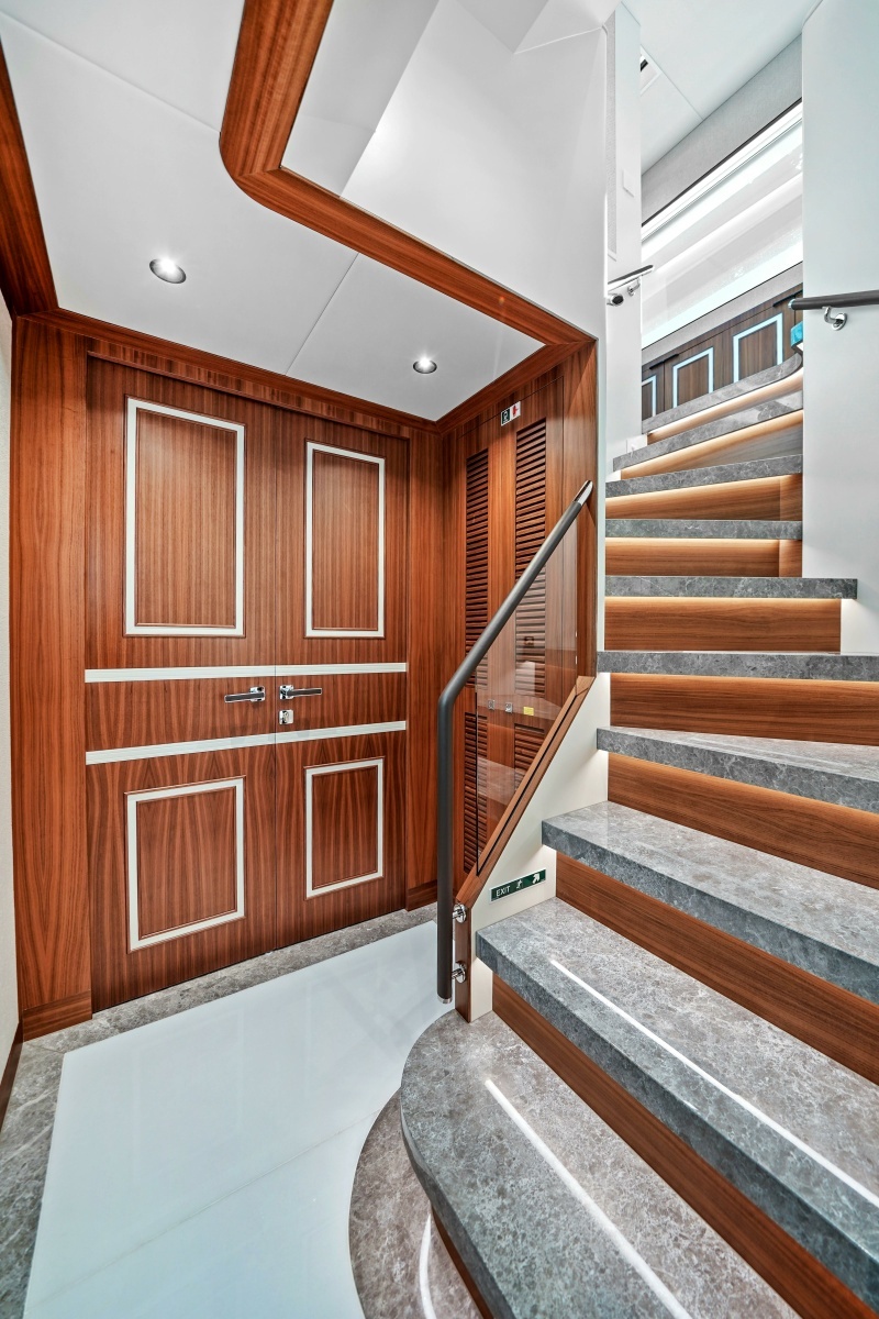 MISS MICHELLE 122ft Horizon Yacht For Sale