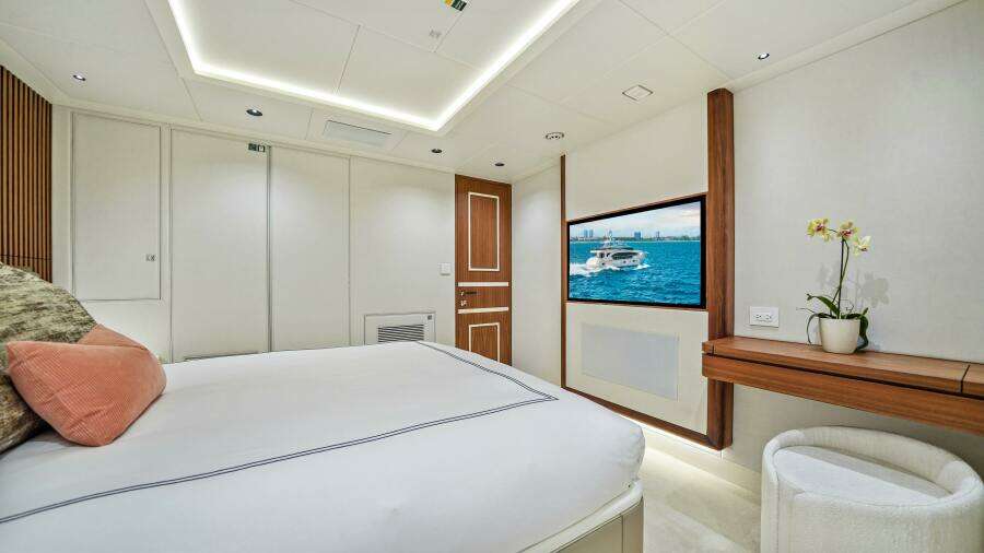 MISS MICHELLE 122ft Horizon Yacht For Sale