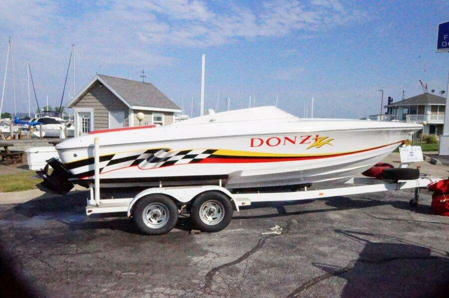 22ft Donzi Yacht For Sale