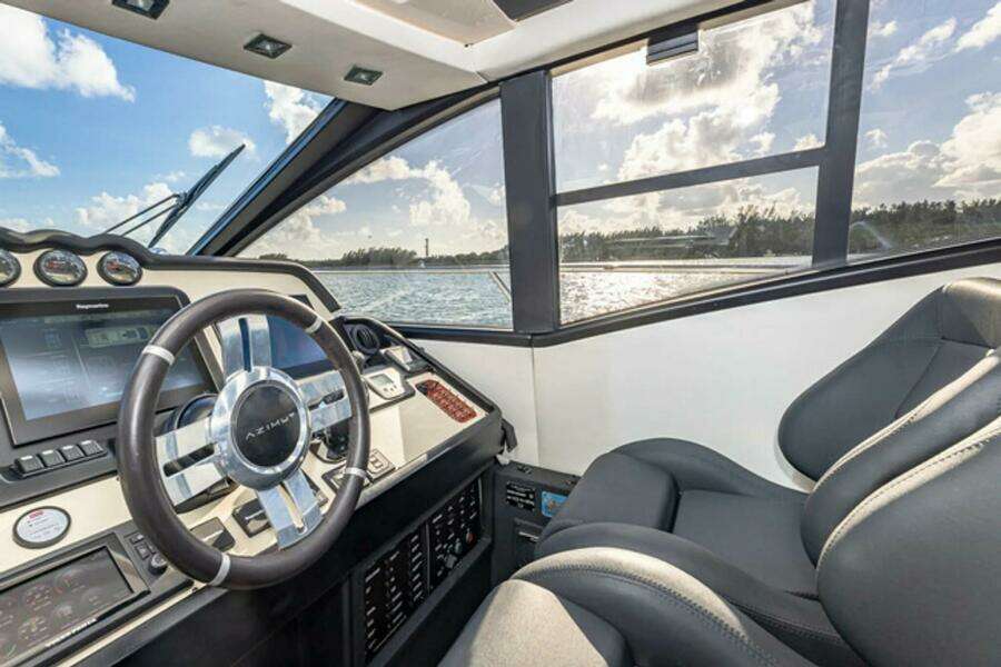 LITHIUM 55ft Azimut Yacht For Sale
