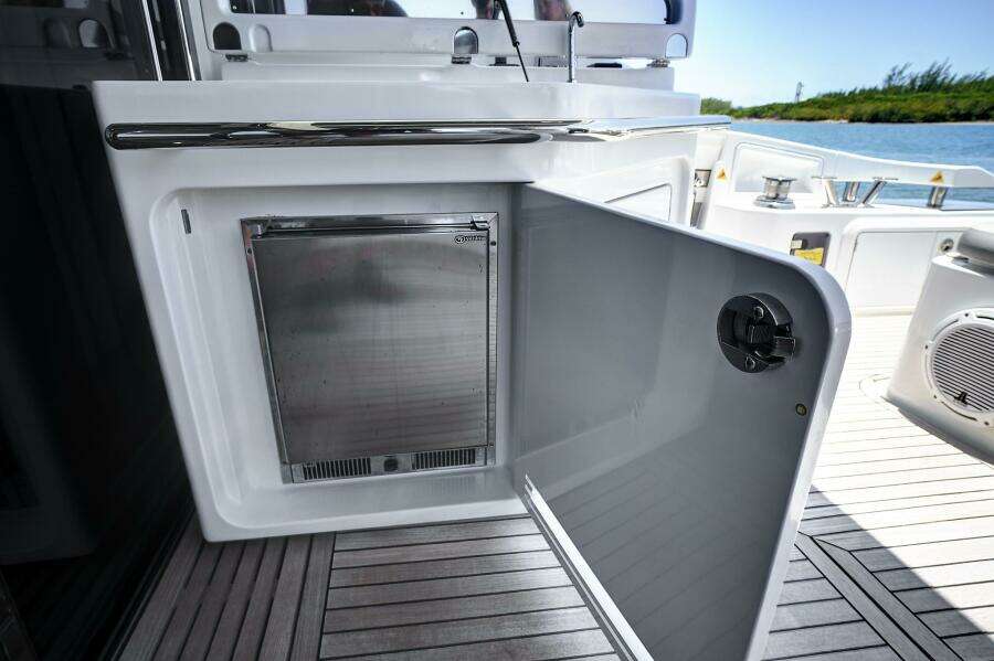 LITHIUM 55ft Azimut Yacht For Sale