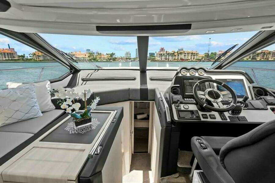 LITHIUM 55ft Azimut Yacht For Sale