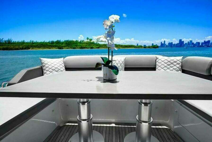 LITHIUM 55ft Azimut Yacht For Sale