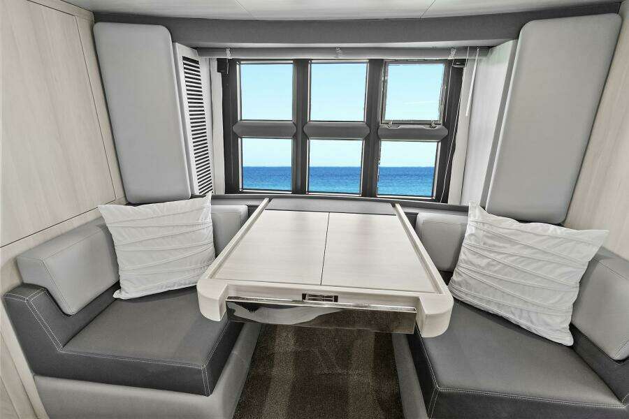 LITHIUM 55ft Azimut Yacht For Sale