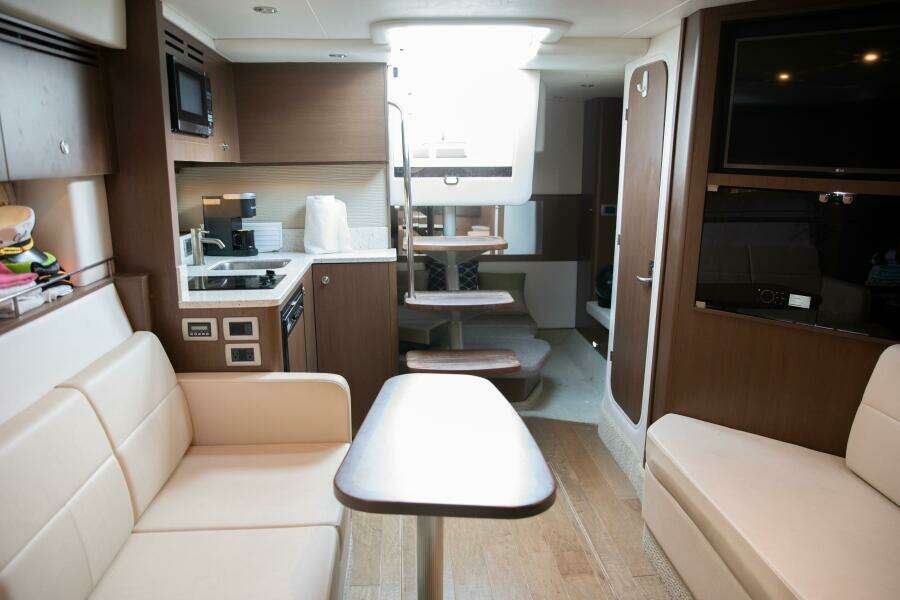 35ft Sea Ray Yacht For Sale