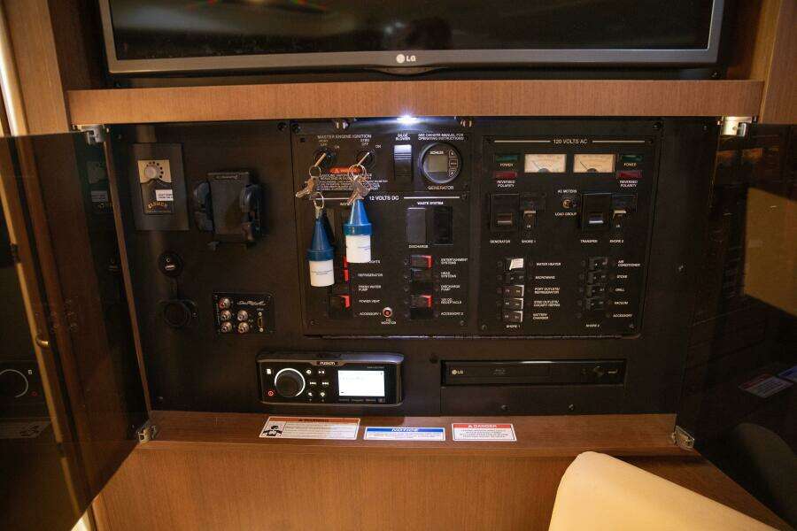 35ft Sea Ray Yacht For Sale
