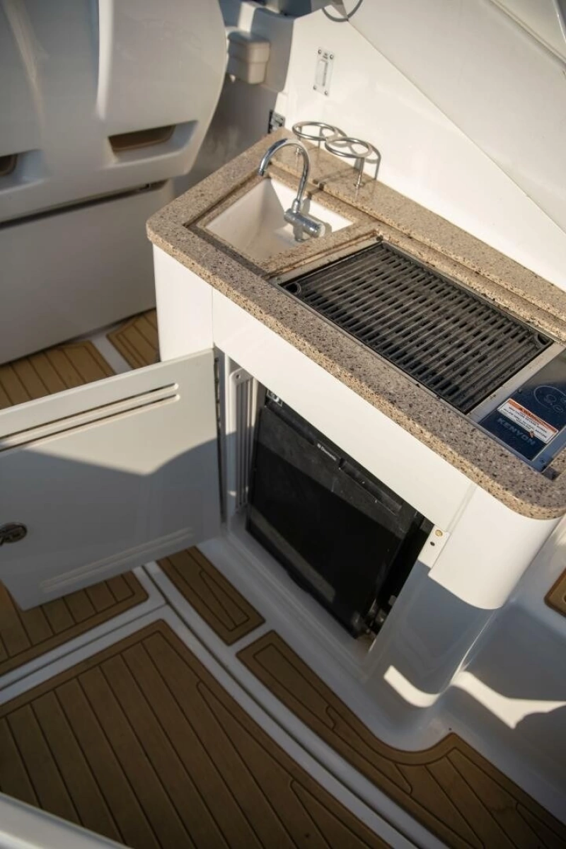 2016 Sea Ray Sundancer 350