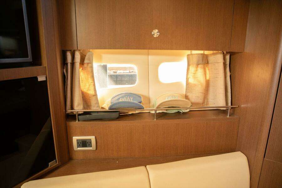 35ft Sea Ray Yacht For Sale