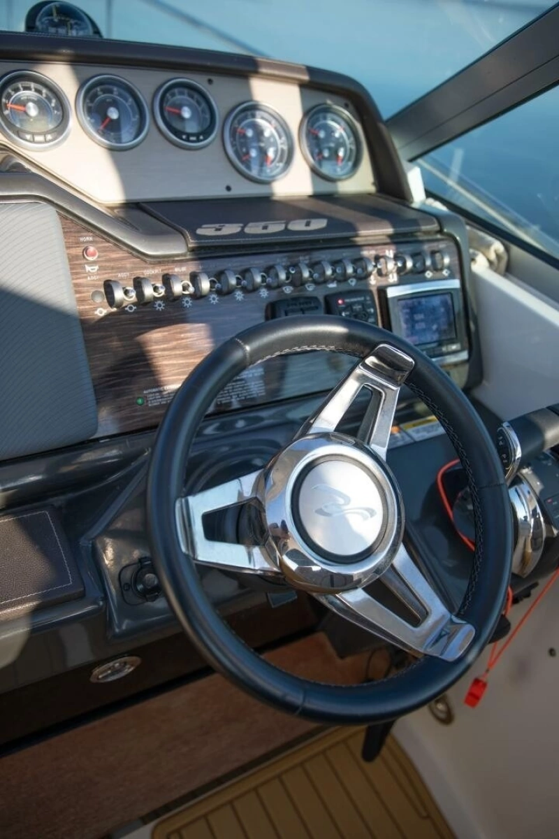 2016 Sea Ray Sundancer 350