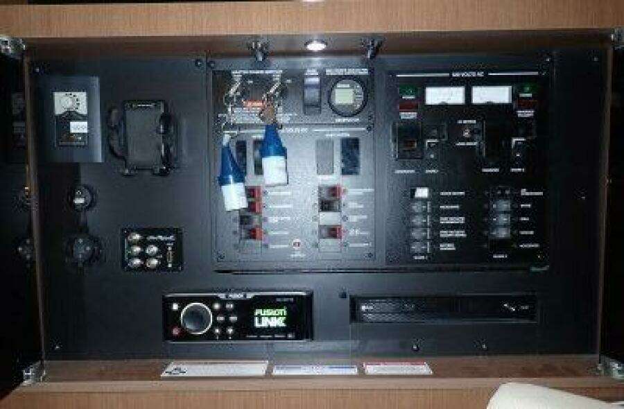 35ft Sea Ray Yacht For Sale