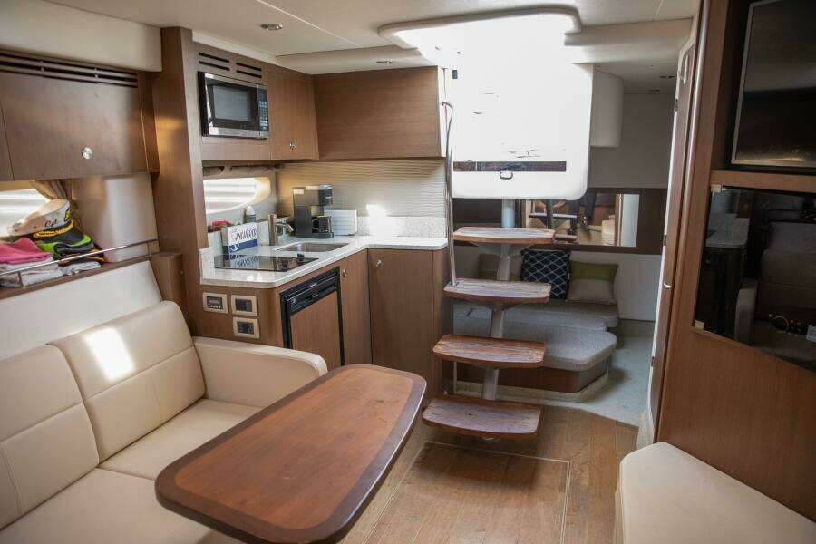35ft Sea Ray Yacht For Sale