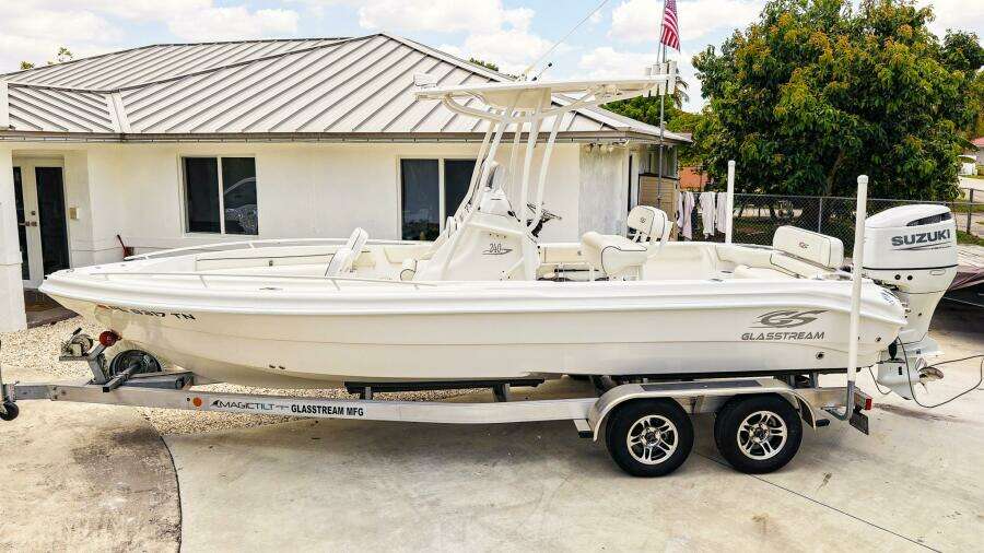 24ft Glasstream Yacht For Sale