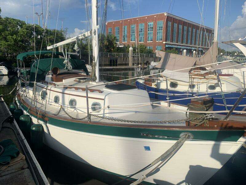 Amelie 27ft Pacific Seacraft Yacht For Sale