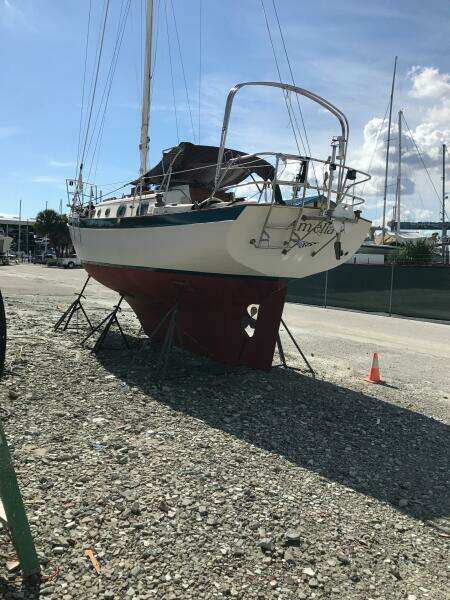 Amelie 27ft Pacific Seacraft Yacht For Sale