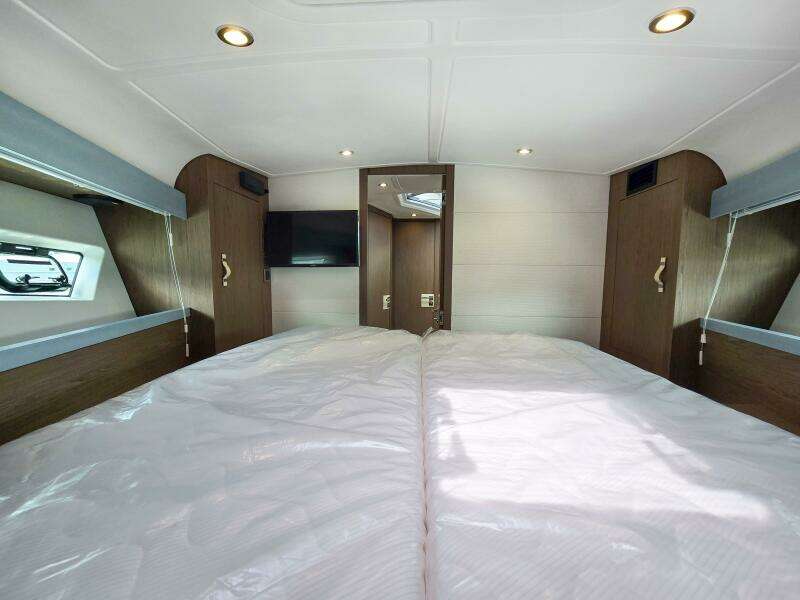 42ft Beneteau Yacht For Sale