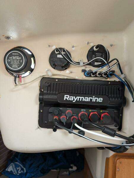 Hijinx 37ft Express Yacht For Sale