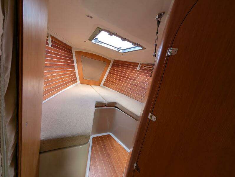 Hijinx 37ft Express Yacht For Sale