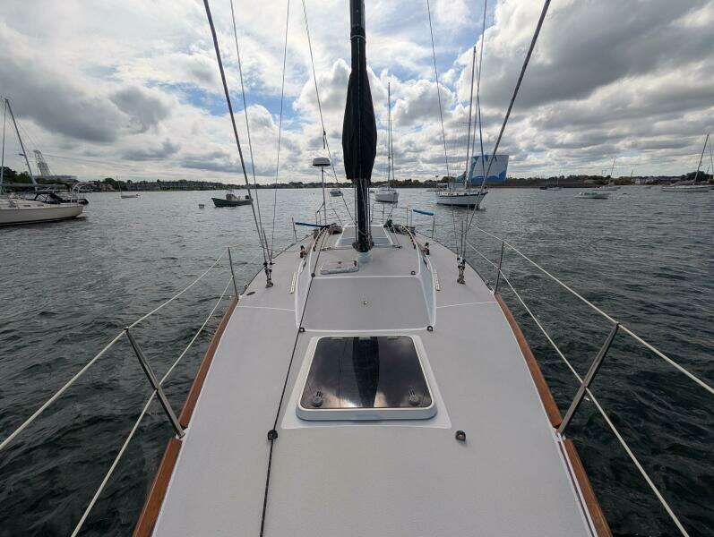 Hijinx 37ft Express Yacht For Sale