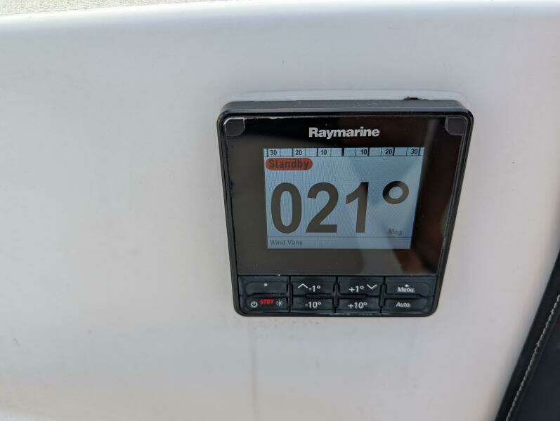 Hijinx 37ft Express Yacht For Sale