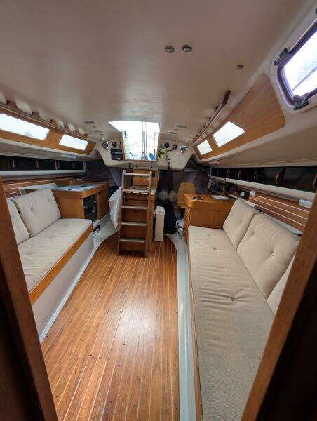 Hijinx 37ft Express Yacht For Sale