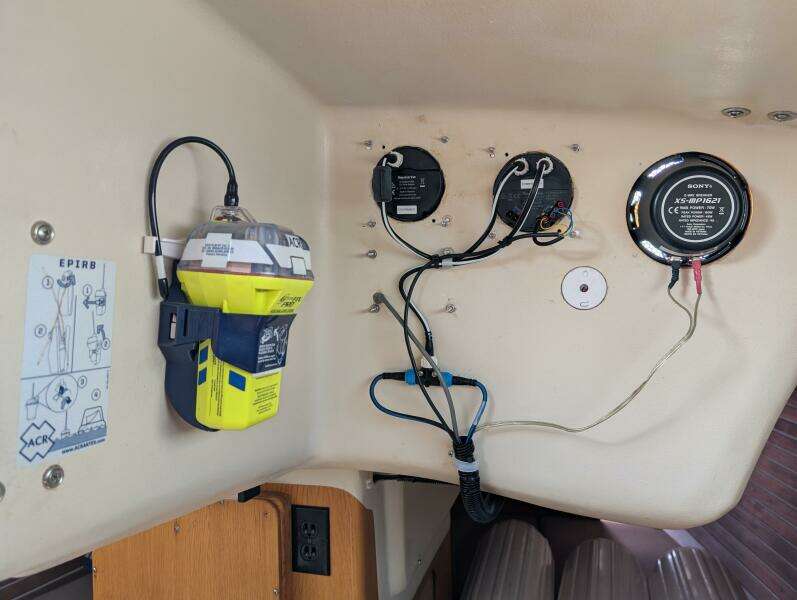 Hijinx 37ft Express Yacht For Sale