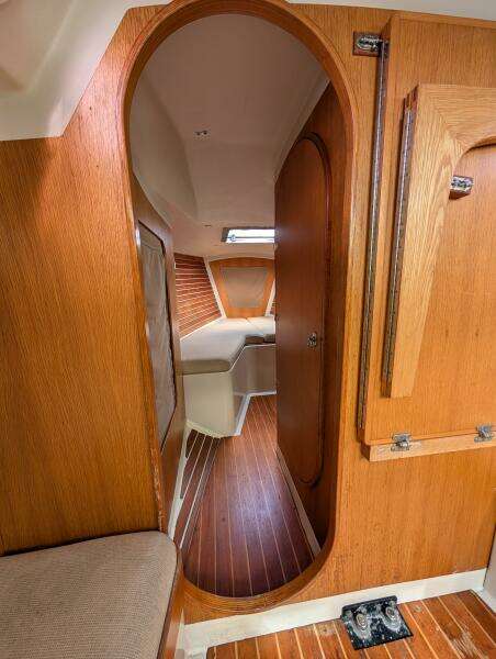 Hijinx 37ft Express Yacht For Sale