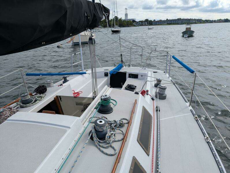 Hijinx 37ft Express Yacht For Sale