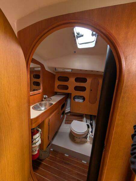 Hijinx 37ft Express Yacht For Sale